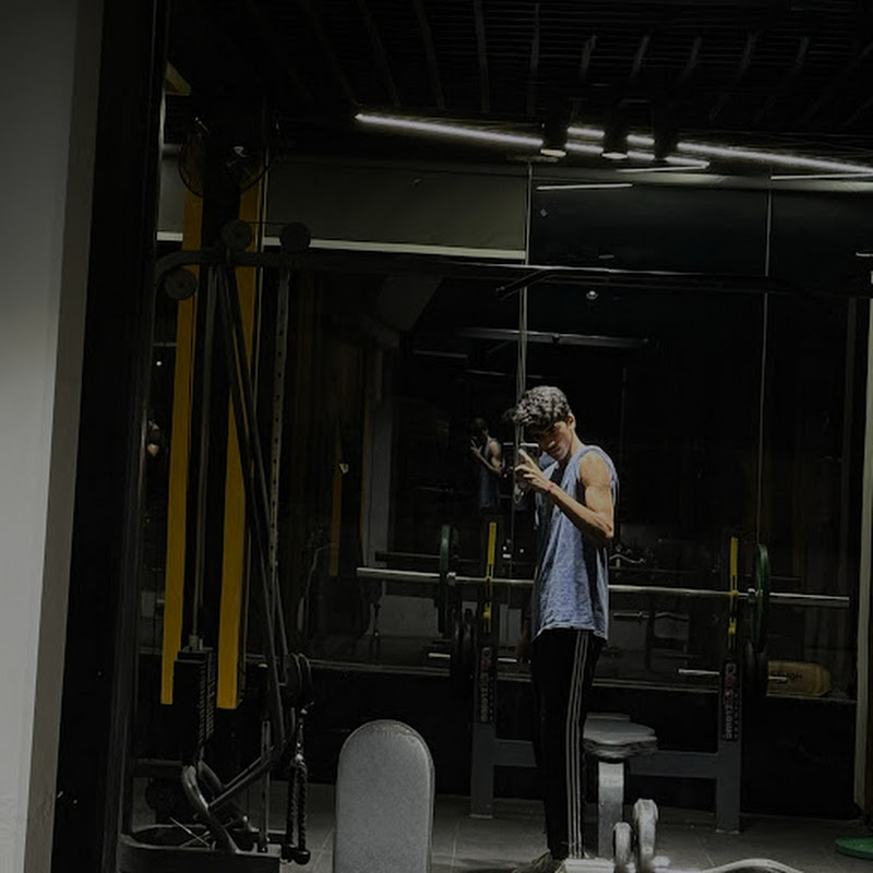 Hire Visible-thunderop — Sports & Outdoors YouTube creator for sponsorships