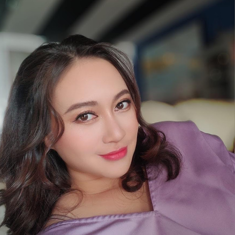 Khánh Linh Official