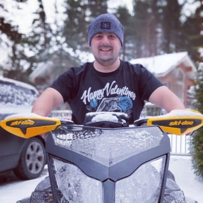 VINOGRADOV'S ADVENTURES Logo