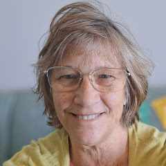 Travelista She  channel thumbnail