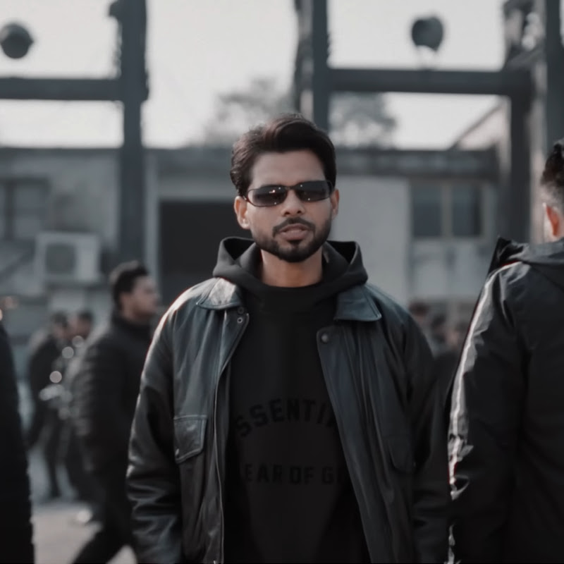 𝐀𝐑𝐉𝐀𝐍 𝐃𝐇𝐈𝐋𝐋𝐎𝐍