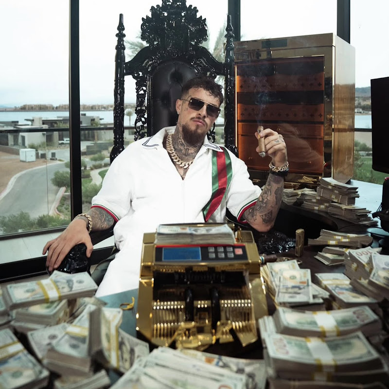 The cars in the back 💀 @mambafx #MambaFx