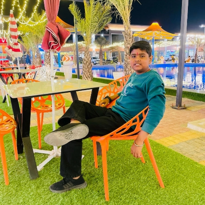 Hire fun with chiku  — Pop Culture Commentary & News YouTube creator for sponsorships