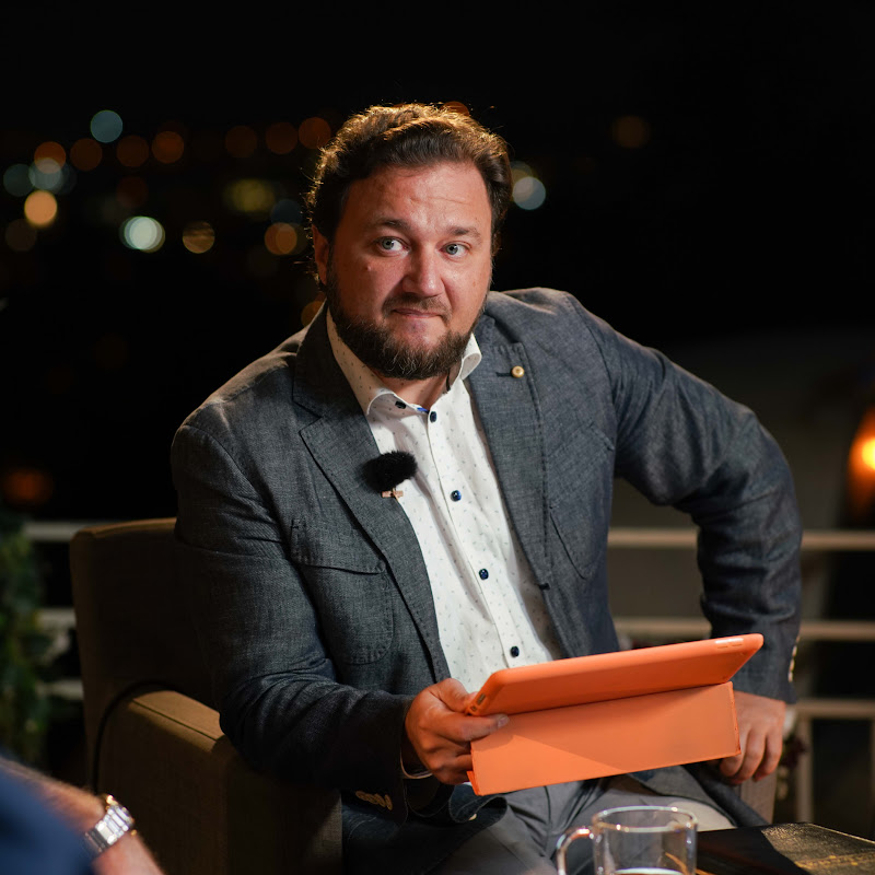 Евгений Тайц Logo