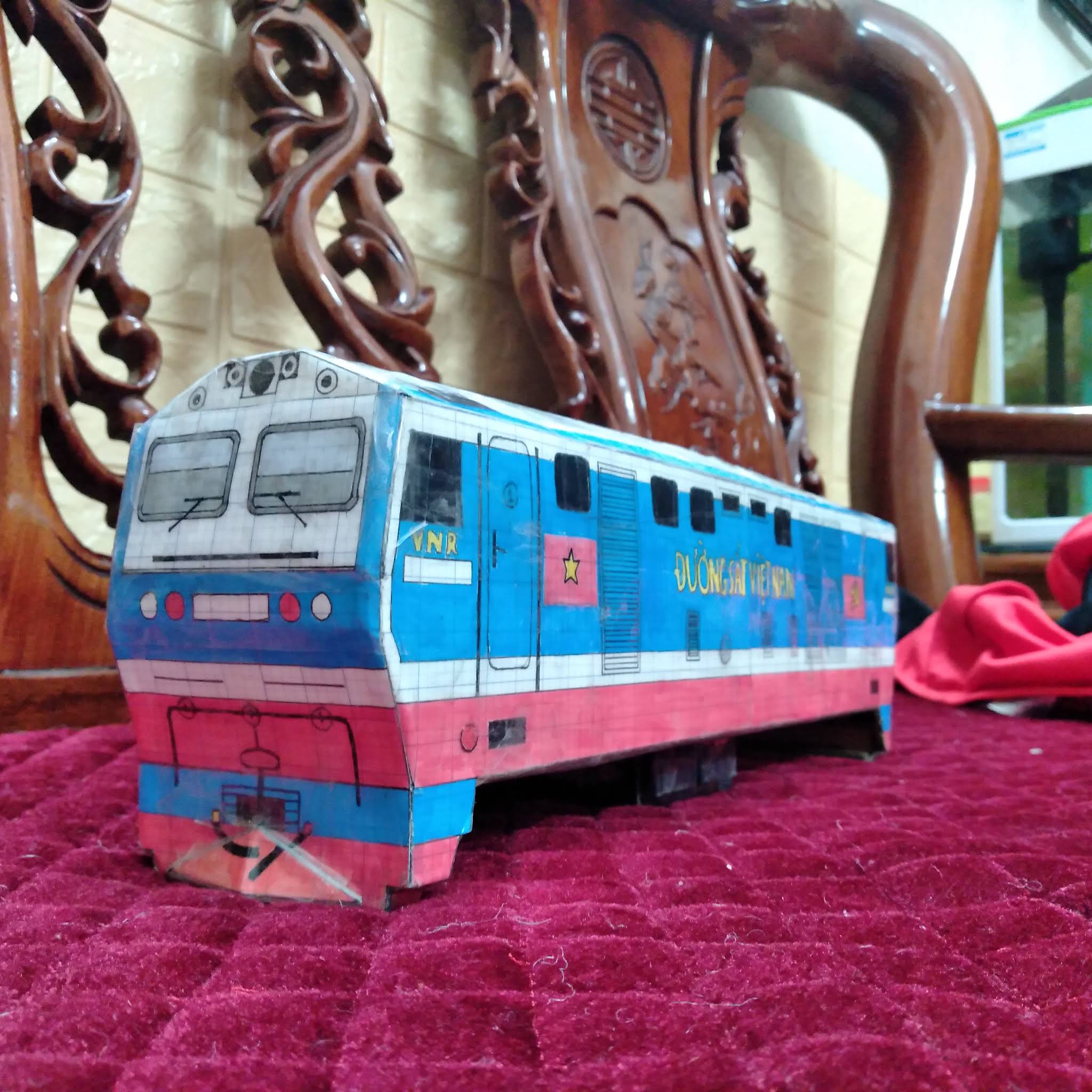 Post from D19E-906 VietNam RailWay Train