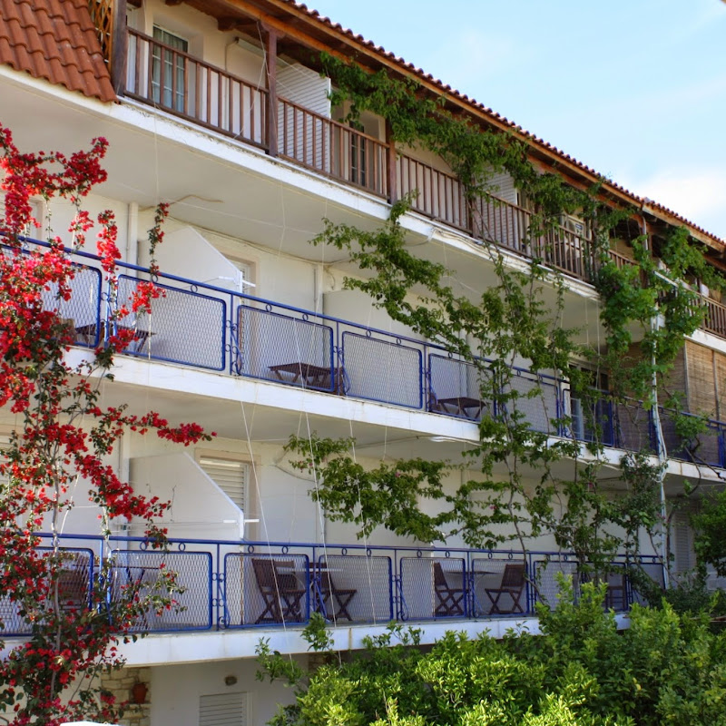 Argo Hotel, Studios & Summer House