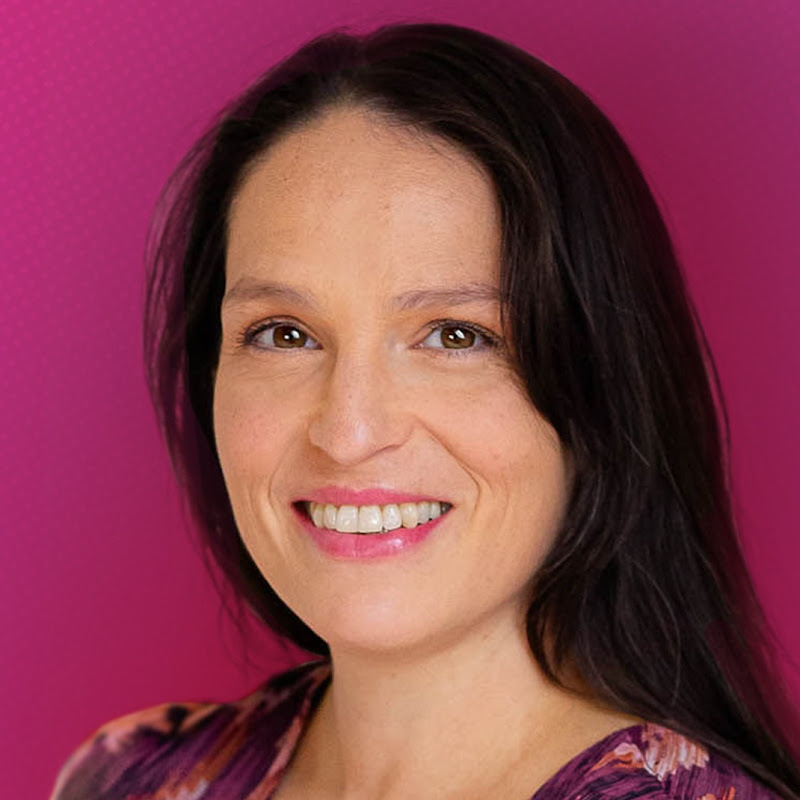 Linor Oren - Online singing teacher