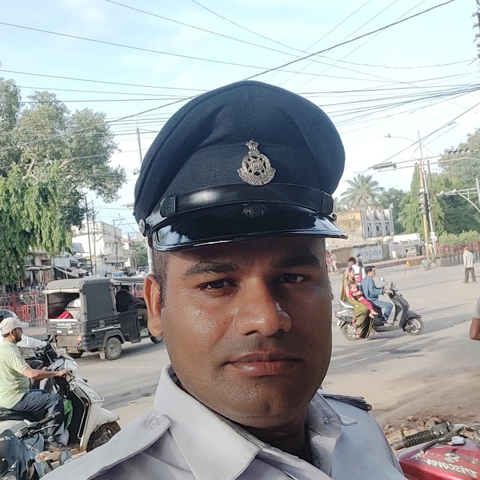 Vivekanand Tiwari The Traffic cop Net Worth & Earnings (2024)