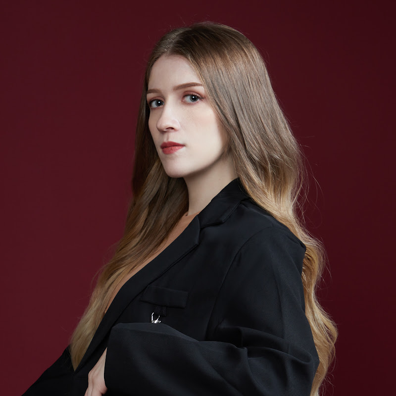 Tristan H. 崔璀璨 Logo