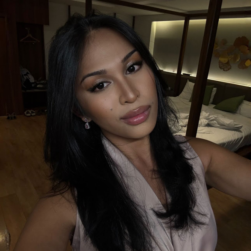 Jhoné