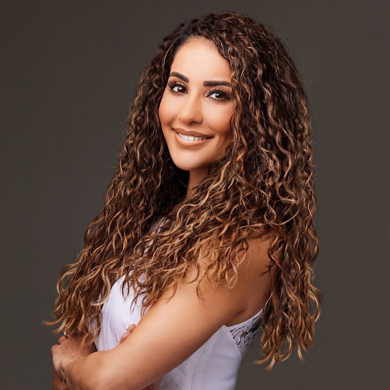 Nikisa Razban - Real Estate Agent 
