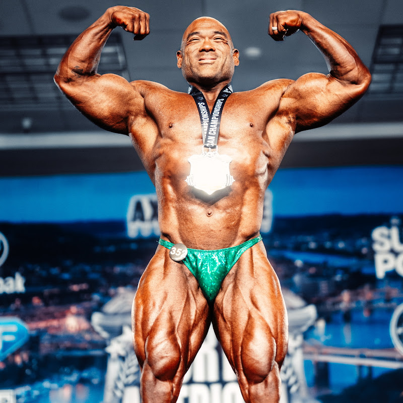 IFBB PRO Jasen Ono