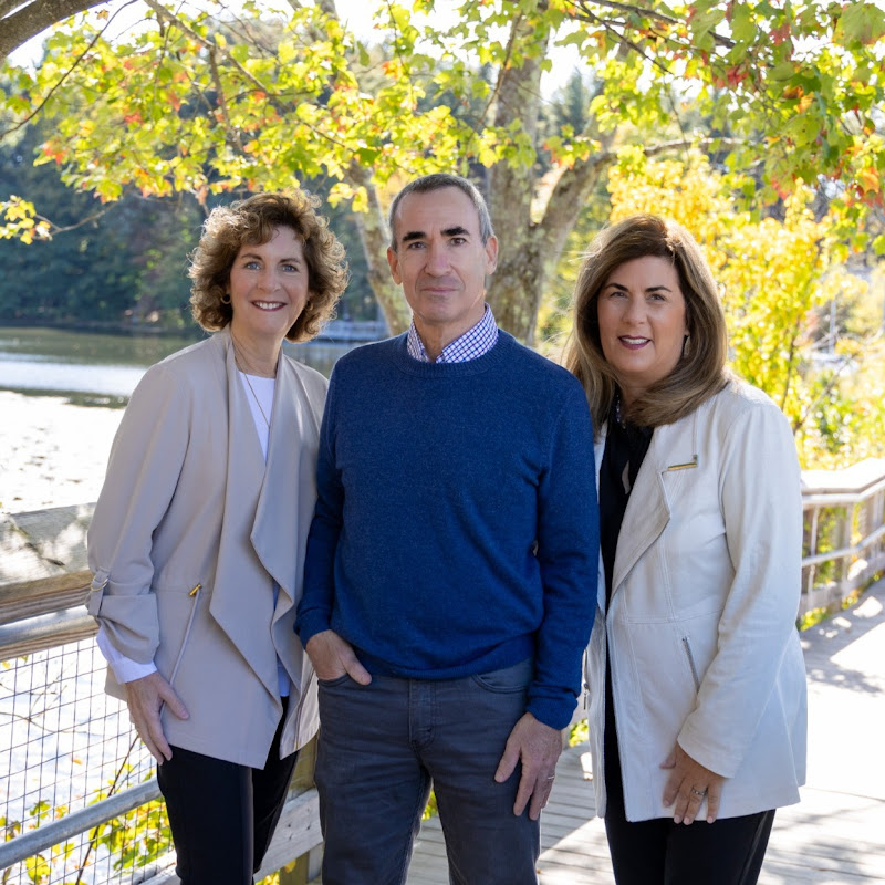MigdolMoore Team