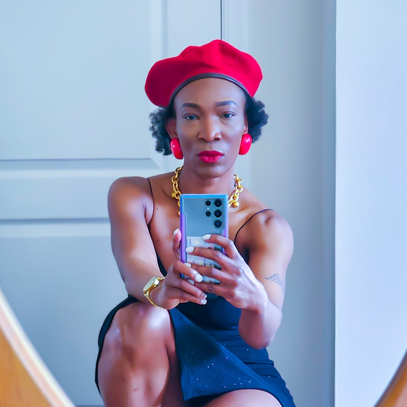 GROWN CHIC LIFE