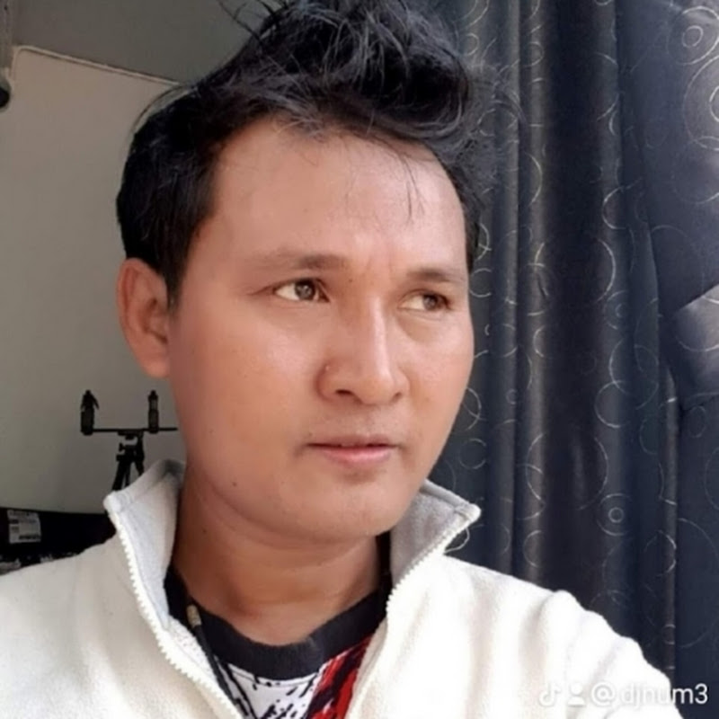 DJ Num หมอหนุ่ม
