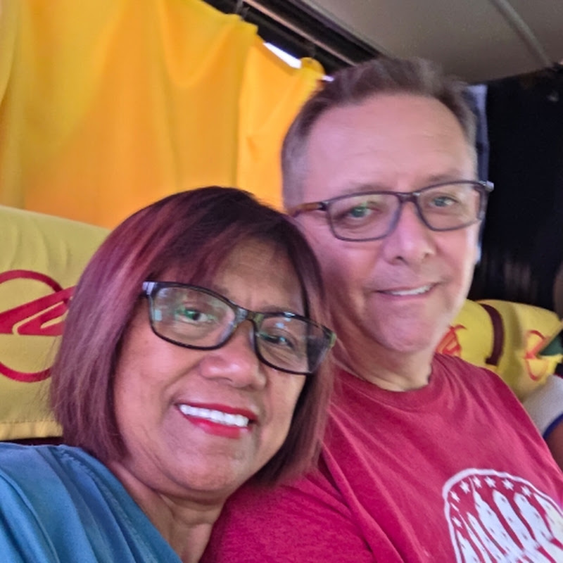 Roger and Jenny Adventure's Vlog