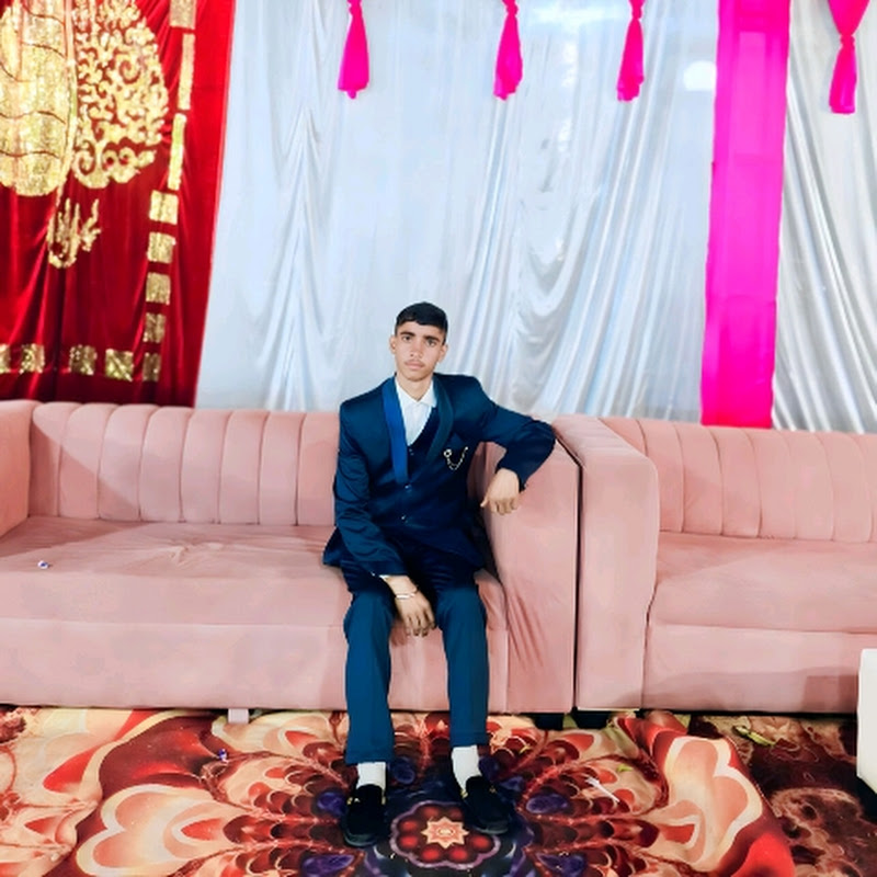 Hire Sandeep Kumar op vlogs — Cultural Experiences & Expat Life YouTube creator for sponsorships