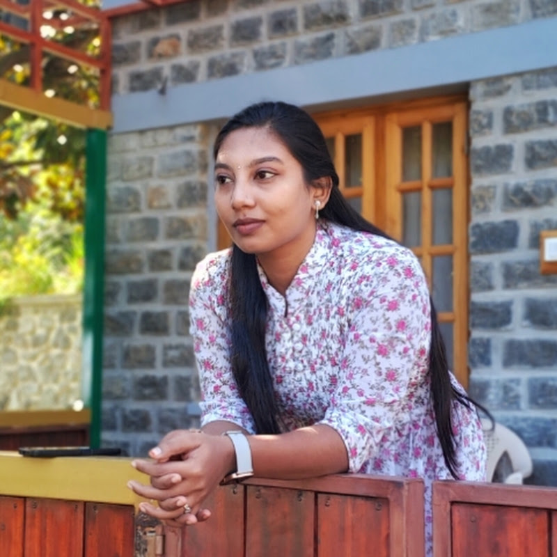 The Cook Girl 