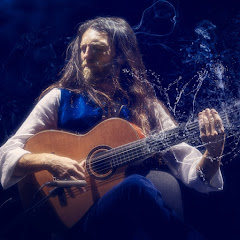 Estas Tonne - Topic