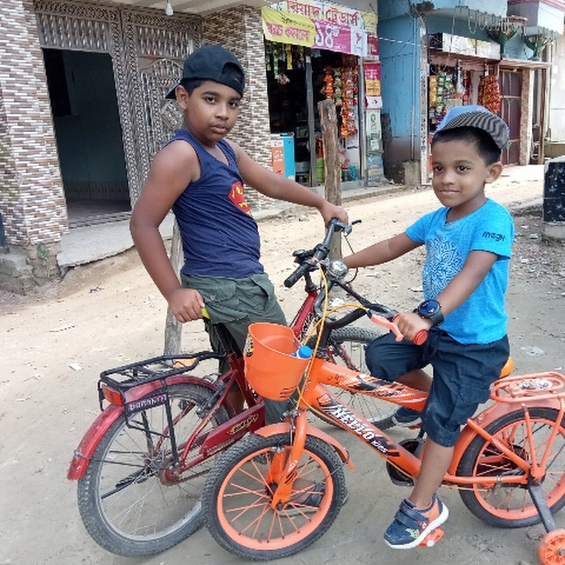 আমাদের গল্প