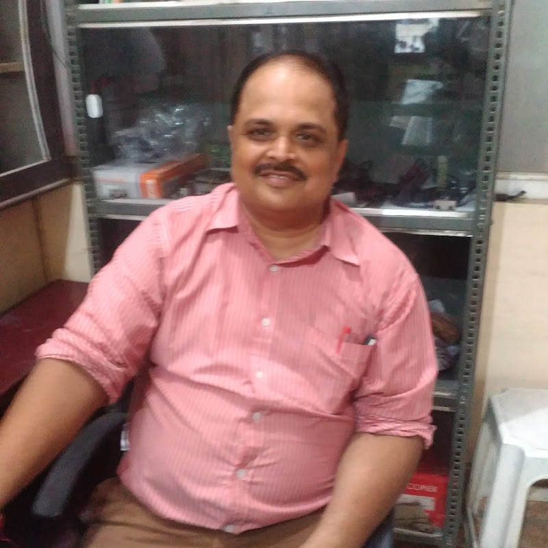 Allahabadi Akhileesh dwivedi educational