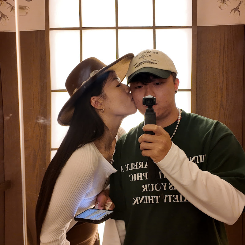 劈頭男女Chop-Chop Couple Logo