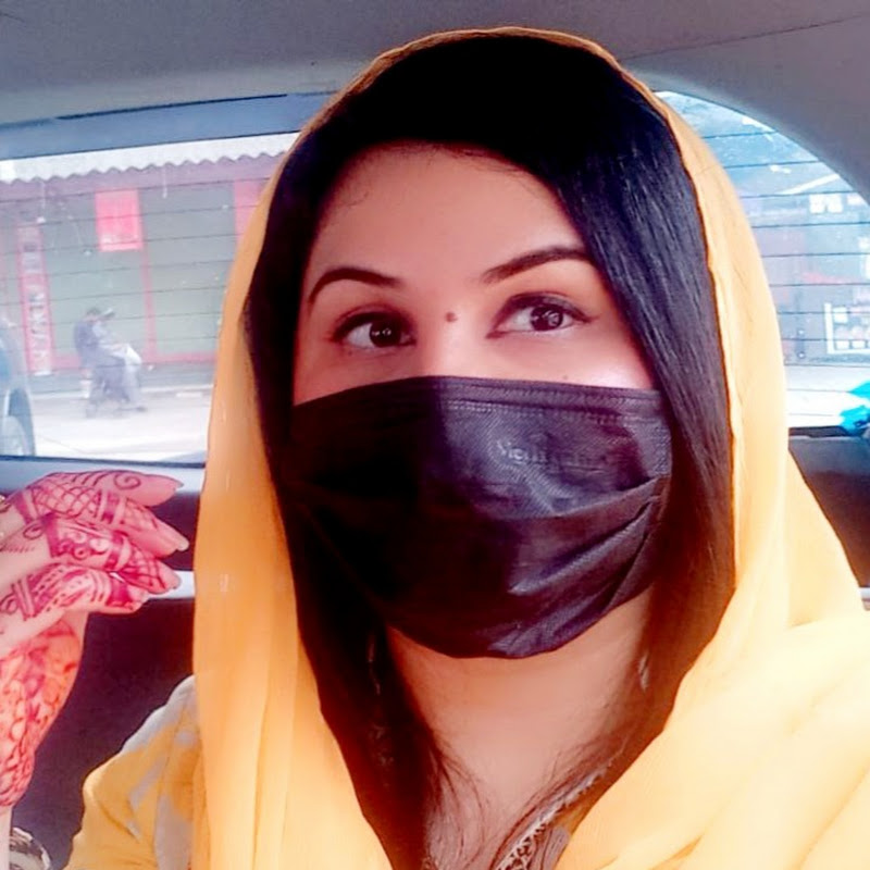 Nadia Naina
