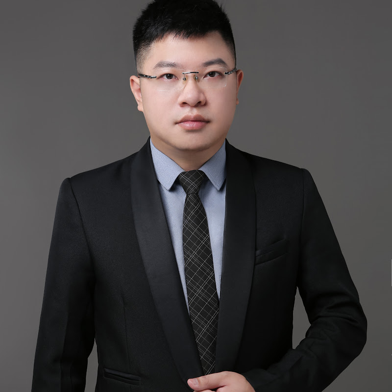 惠灣專員--Sam (李生) Logo