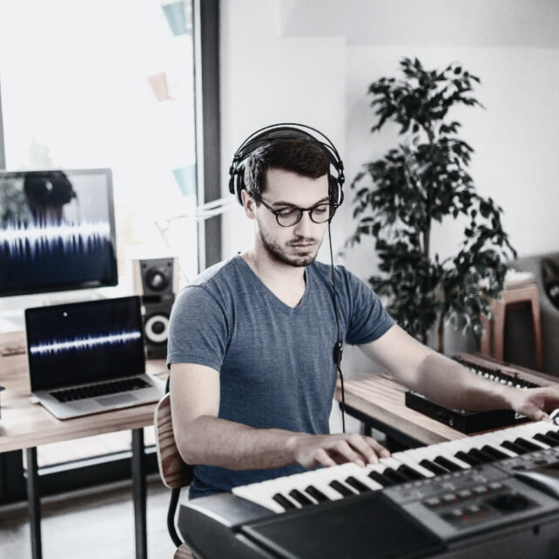 Liam Anderson Official