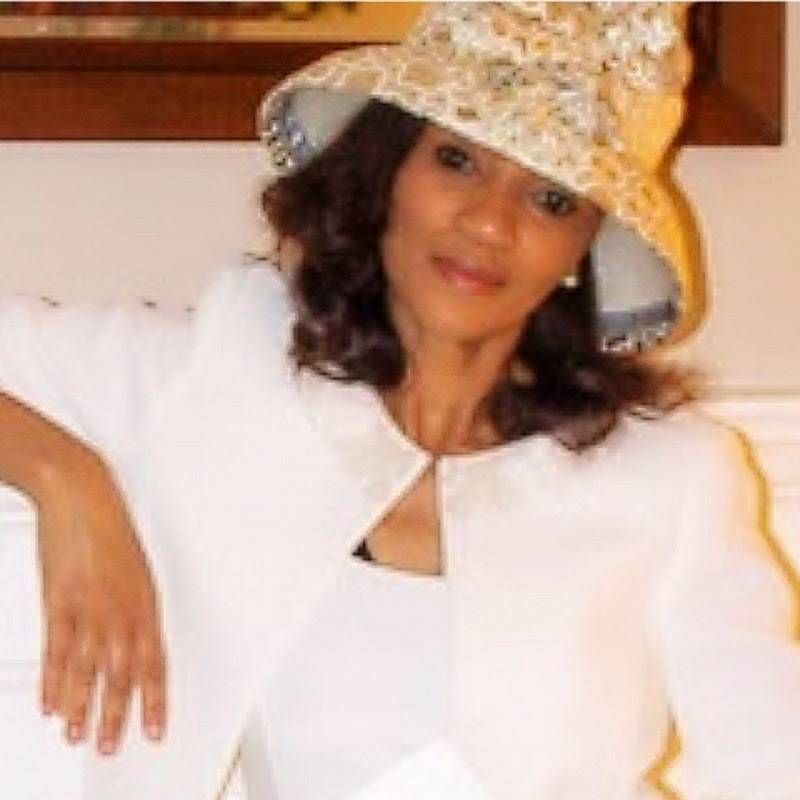 Comfort & Joy with Lady Curry