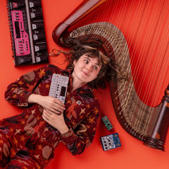 Scarlett Smith | Electro Acoustic Harpist