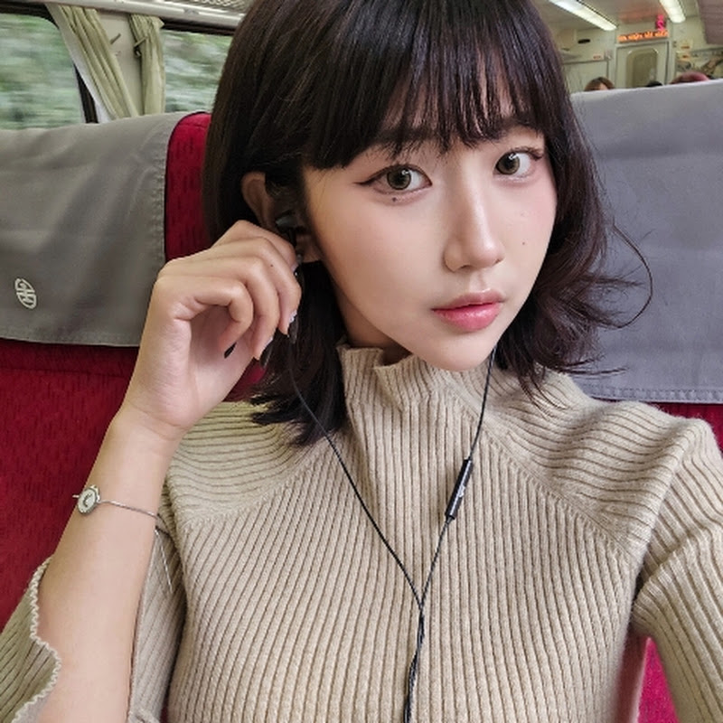 郭芳岑 Una YouTube 頻道頭像