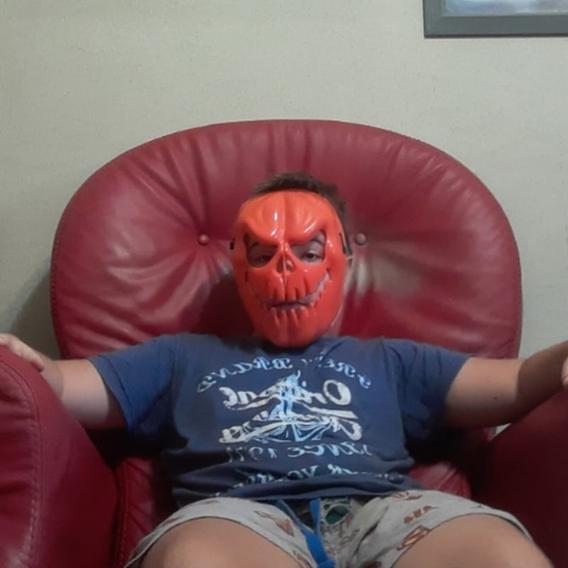 The guy with the mask productions