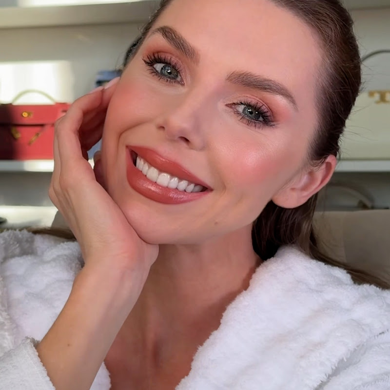 Laura Blair icon