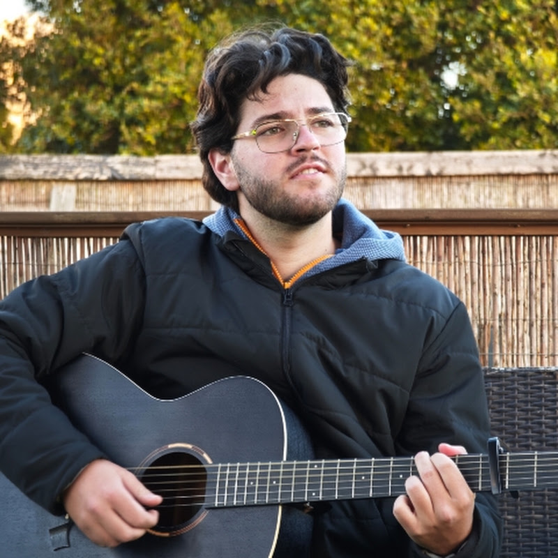 El pianista Adrián