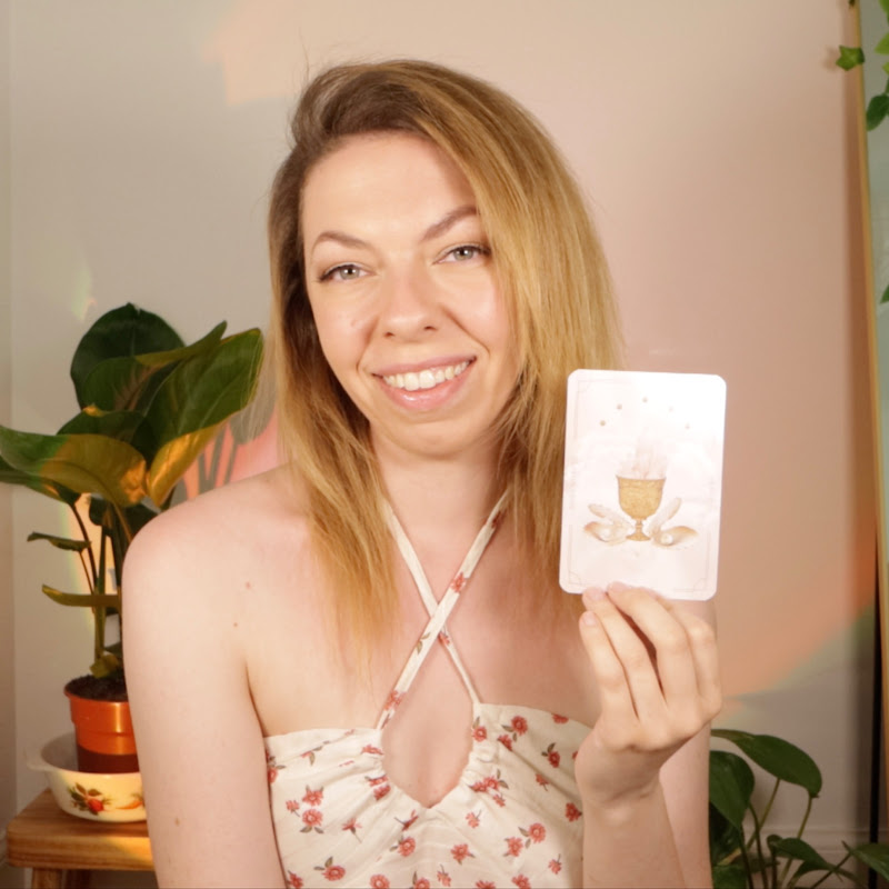 Victoria The Psychic 