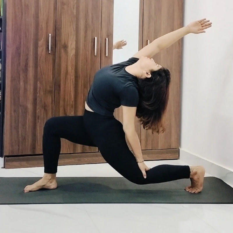 yogawith_poojasingh