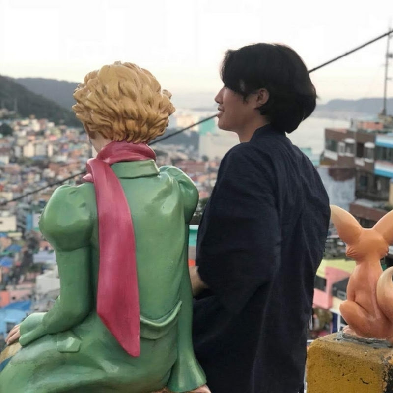 위래블 Wieravel Logo