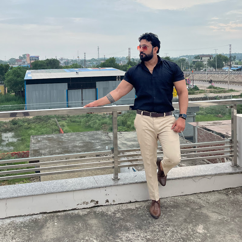 Akhil traveller
