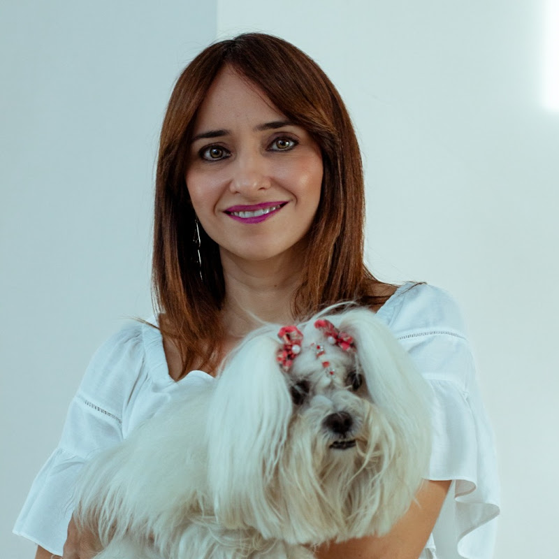 Dra Camila Carneiro- Veterinária