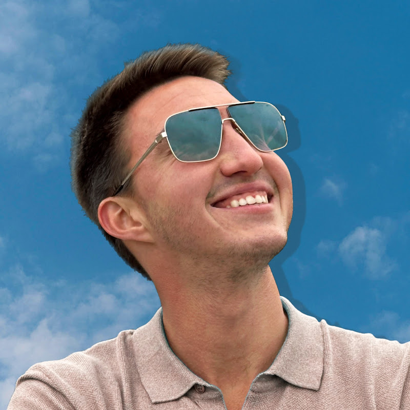 Даниил Савельев Logo