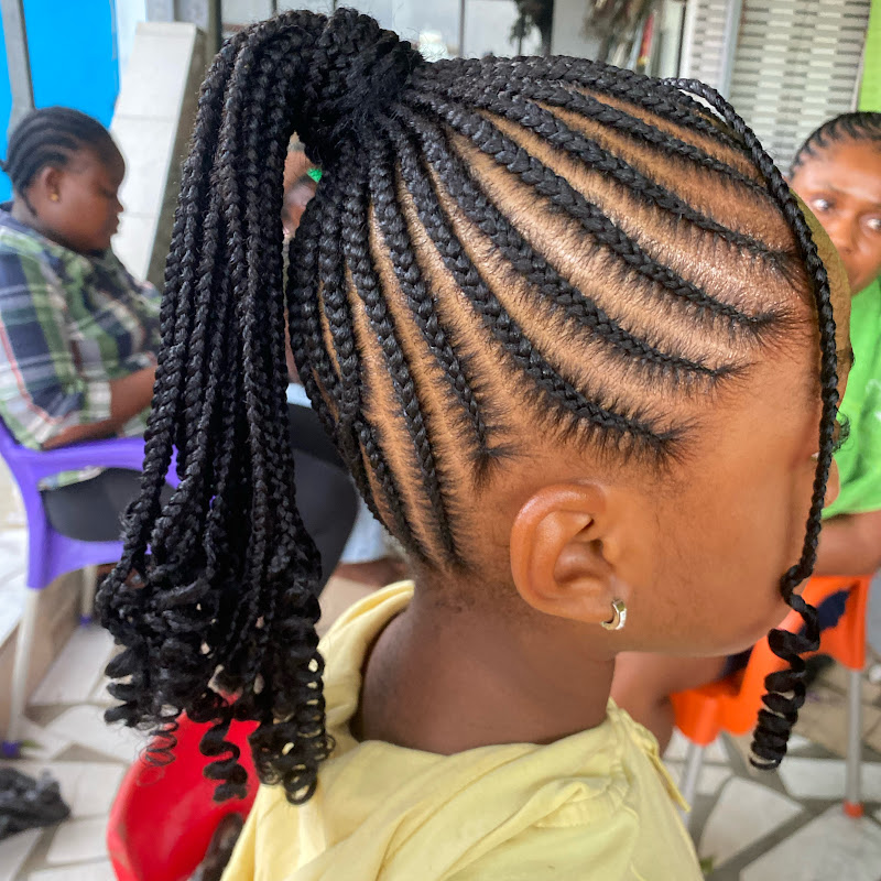 Hire Dwealthhairsempire01 — Beauty & Fashion YouTube creator for sponsorships