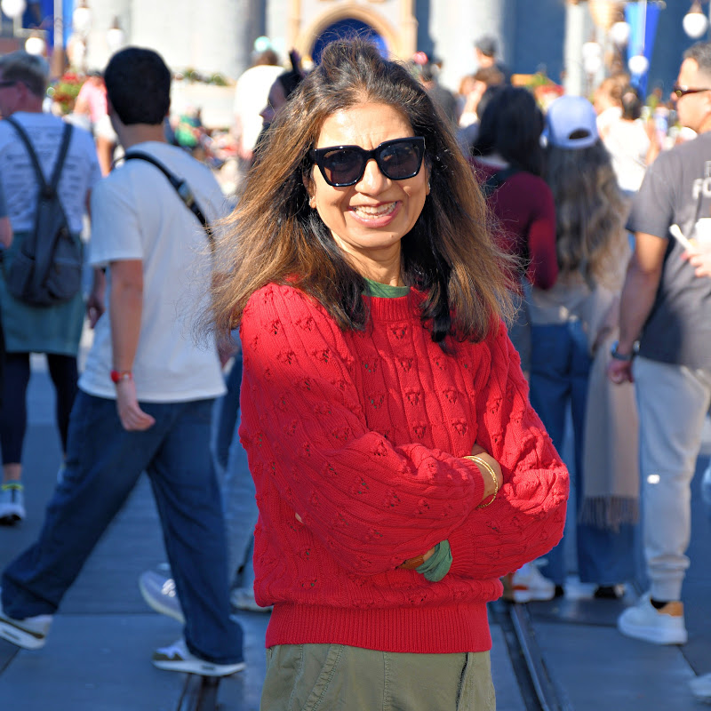 Falguni Reviews