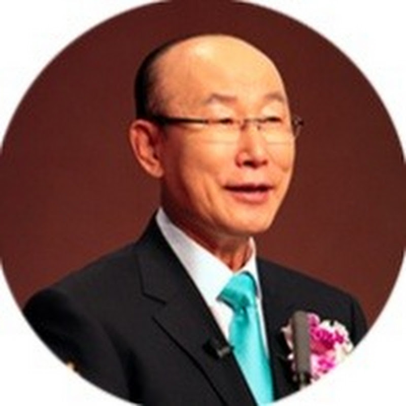 Yonggi Cho World Logo