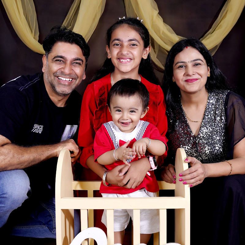 Samayra Narula and Family