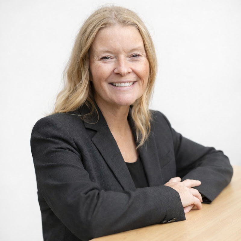 Sarah MacBurnie, Real Estate Agent