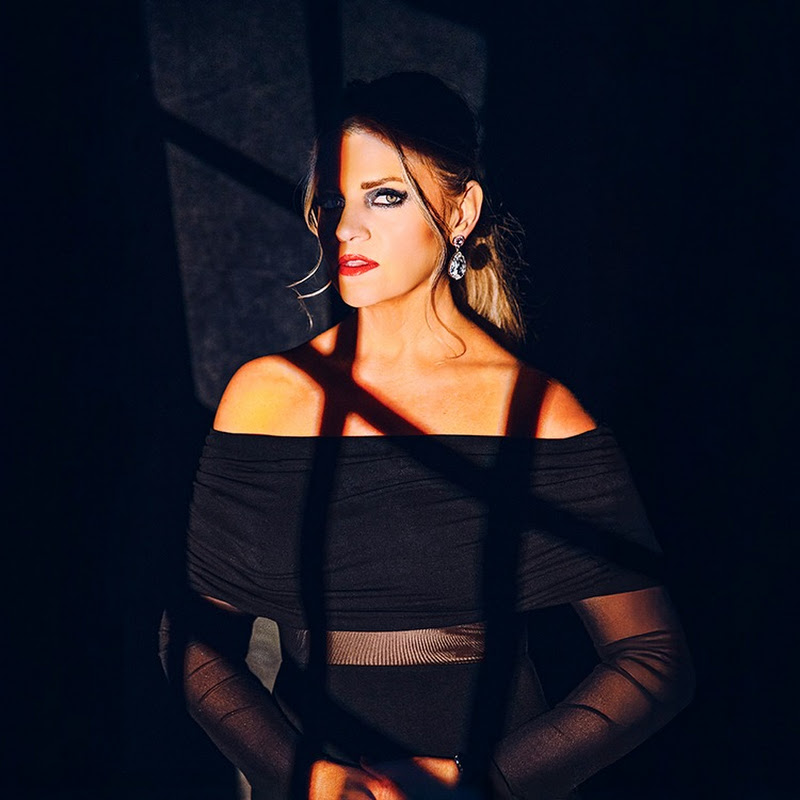 Jennifer Thomas