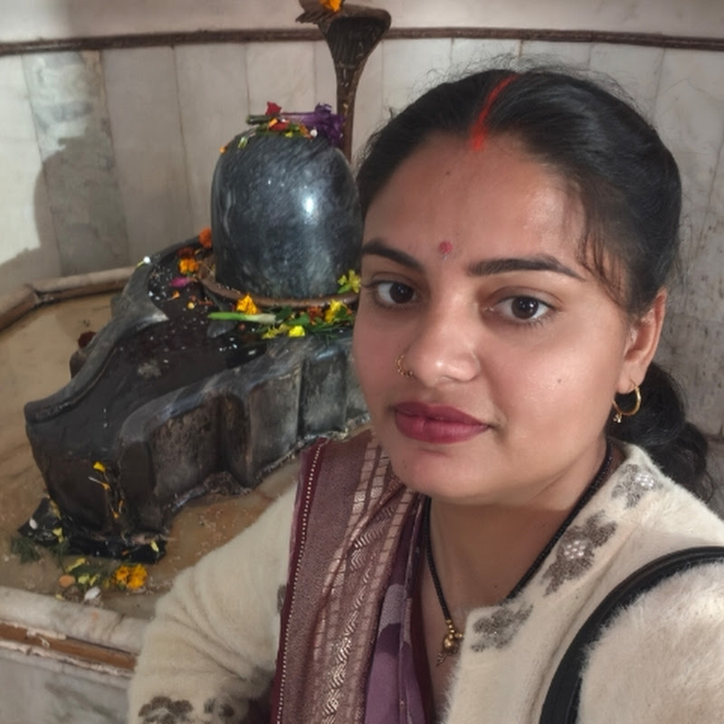 CREATIVE NAINA AND MOM