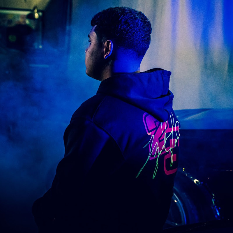 Uriel Gaxiola - Topic