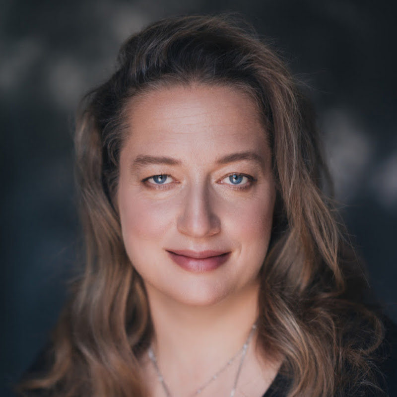 Doctor Bulavinova Logo